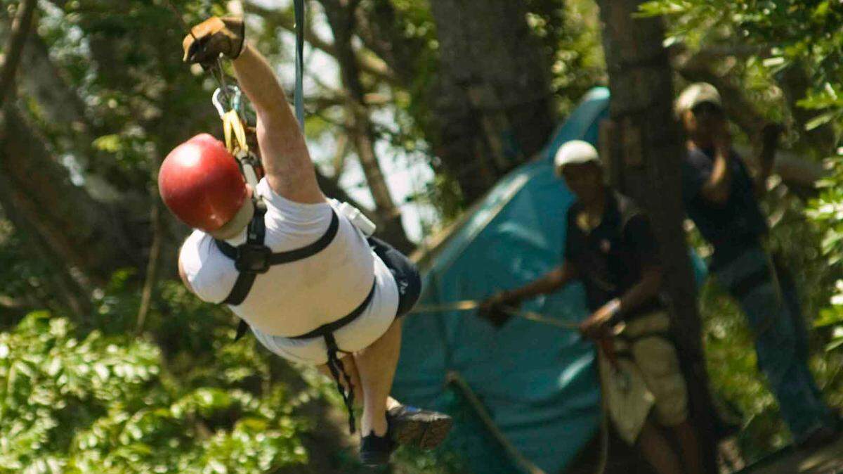 An Israeli couple on a Royal Caribbean International cruise for their honeymoon were involved in a zip-line accident that left one dead in Honduras last week.