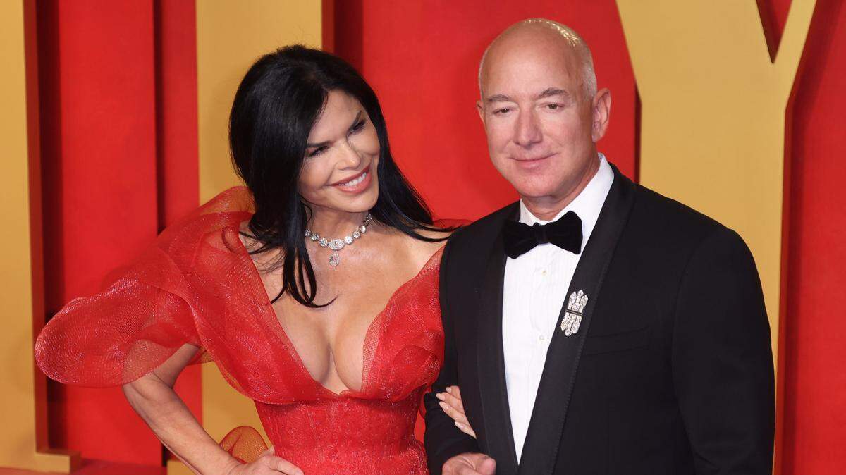 Lauren Sánchez, Jeff Bezos attend the 2024 Vanity Fair Oscar Party Hosted By Radhika Jones at Wallis Annenberg Center for the Performing Arts on March 10, 2024 in Beverly Hills, California. Photo: CraSH/imageSPACE/Sipa USA
