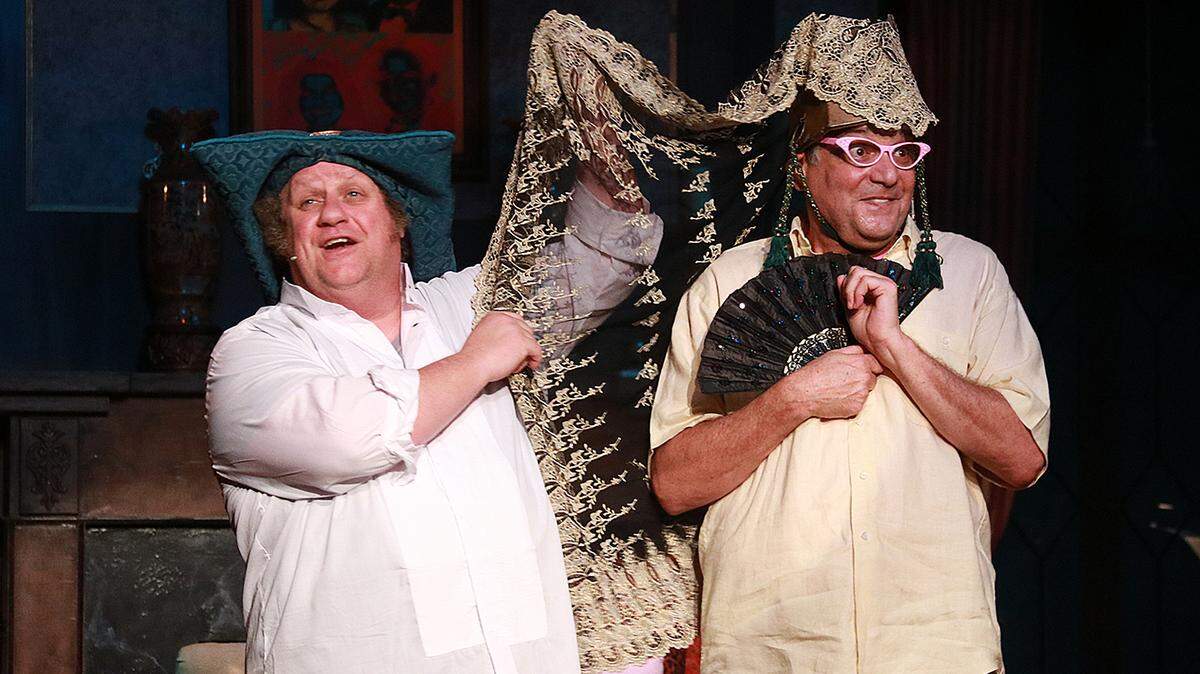Ken Clement’s Christopher Columbus finds Nick Santa Maria’s Queen Isabella fetching in ‘The Big Bang’ at Actor’s Playhouse.