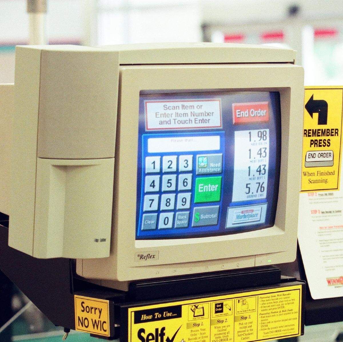 In 1999, a new self-checkout lane at a Broward Winn-Dixie.