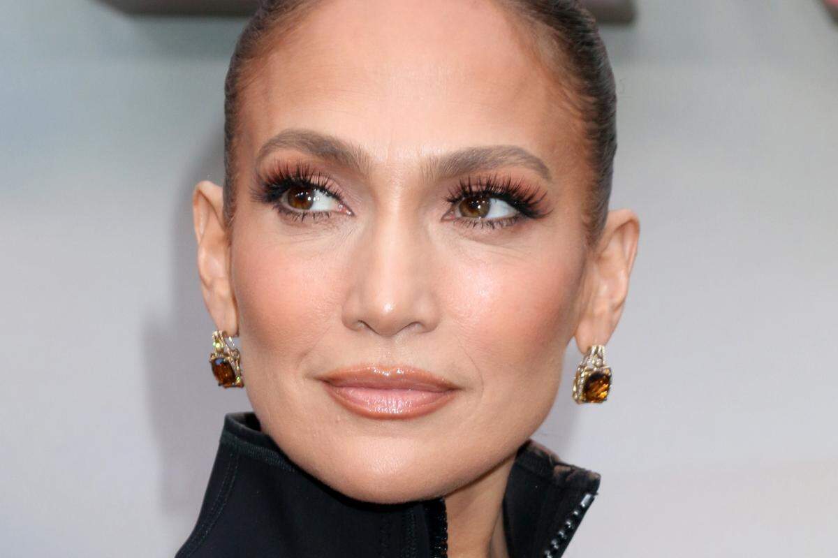 Jennifer Lopez’s divorce filing labeled unsual.