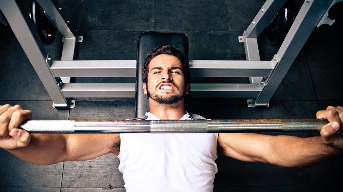 Man on Bench PressRio MiniLypse 2011