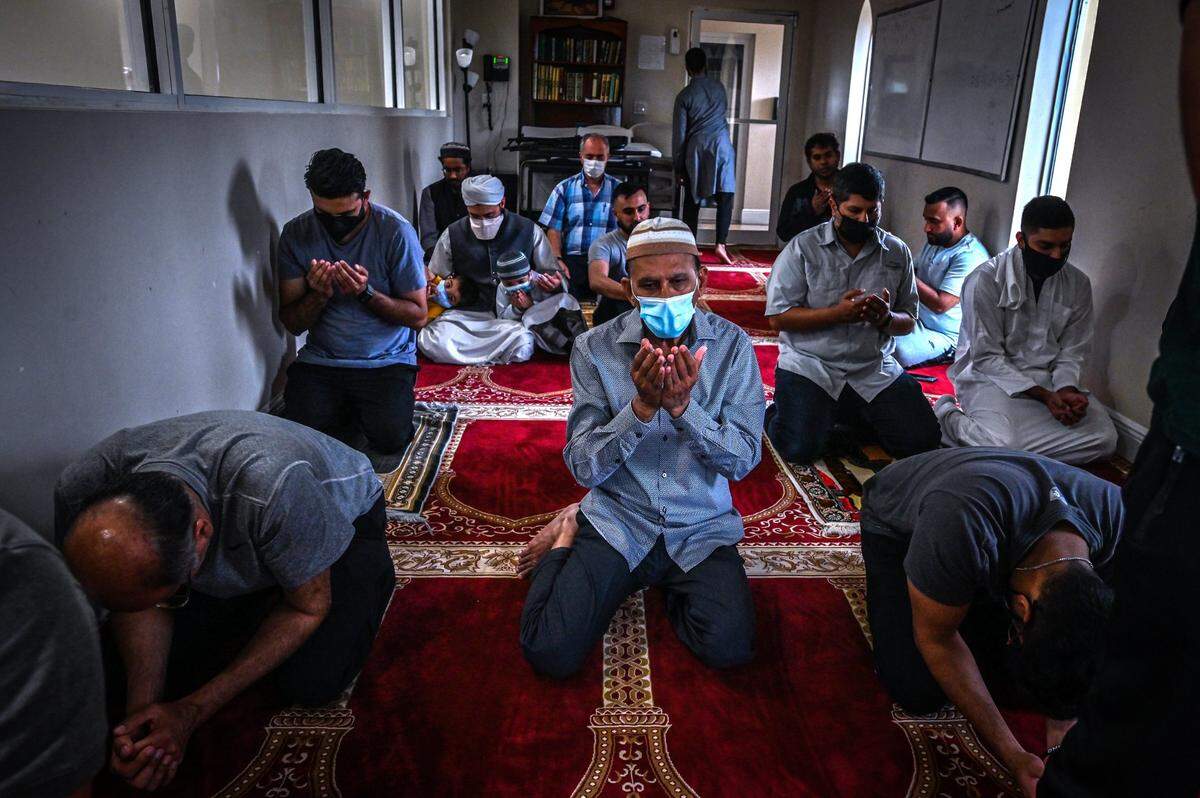 Members of Masjid An-Noor, the mosque connected to The Islamic School of Miami in West Kendall, pray on Friday to commemorate Ramadan, the holiest month in the Islamic calendar that begins this weekend. During the 30-day period, Muslims fast from sunrise to sunset to focus on prayer, meditation and helping others