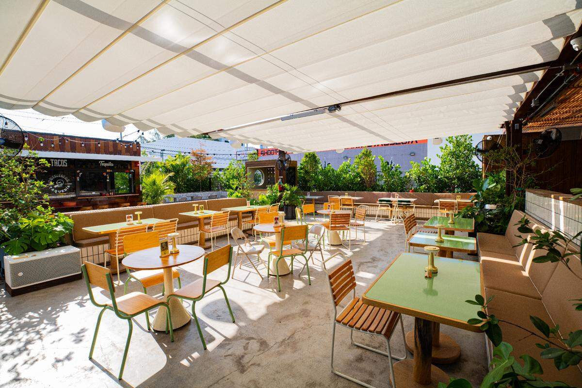 The outside patio at Burdo in Wynwood.