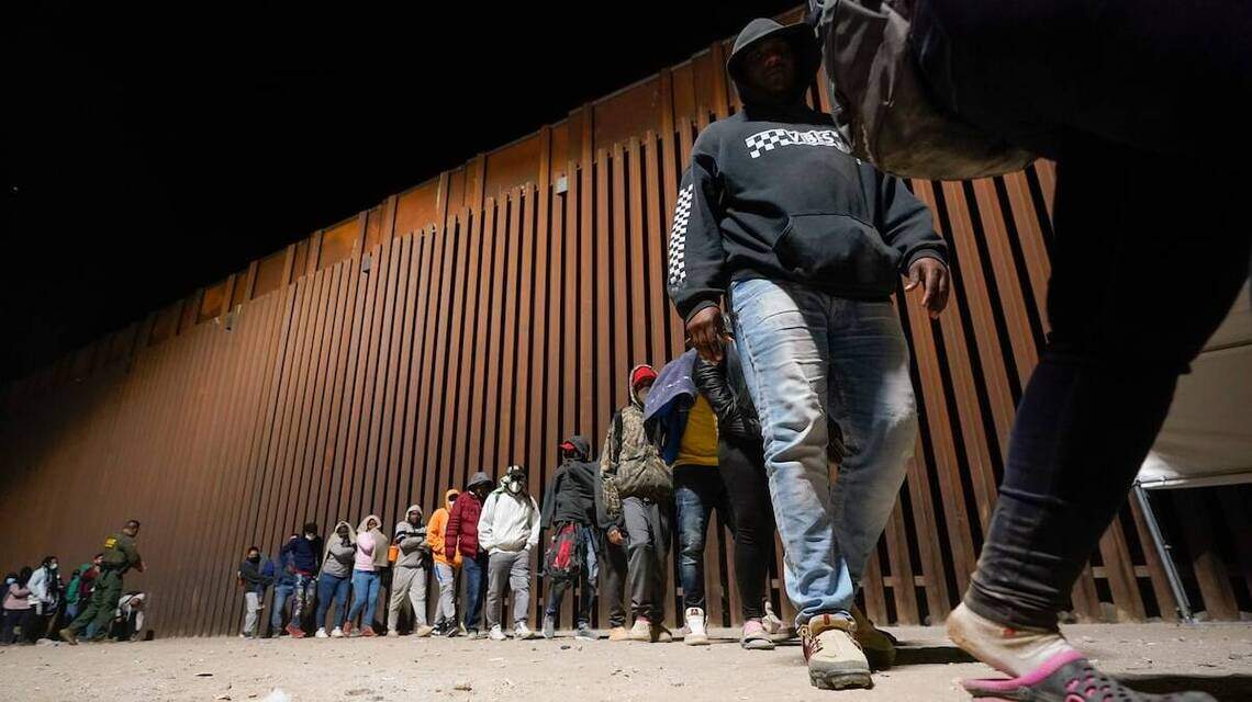 Biden is too hands-off as migrants flow across the border | Miami Herald