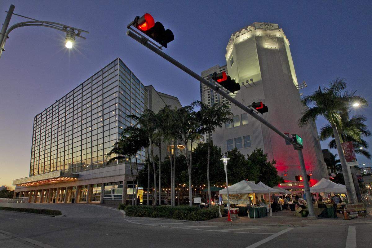 The Cafe at Books & Books, under Chef Allen Susser, hosts a family style meal in the plaza outside the Arsht Center, on Monday February 22, 2016.