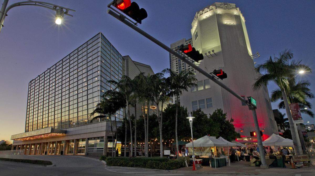 The Adrienne Arsht Center for Performing Arts wants to earn millions from digital advertising outside its downtown building, but that may require permission first from its landlord, Miami-Dade County.