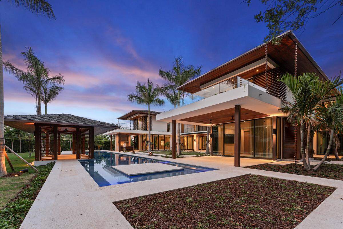 8900 SW 64th Court, Pinecrest, FL