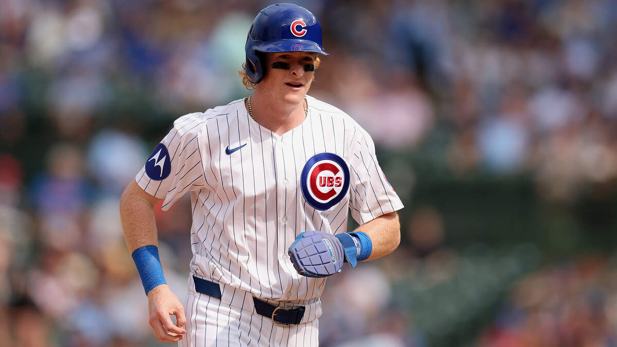 Owen Caissie corre las bases por los Cachorros en un partido ante los Cerveceros de Milwaukee, celebrado el 18 de agosto de 2025 en Chicago. 