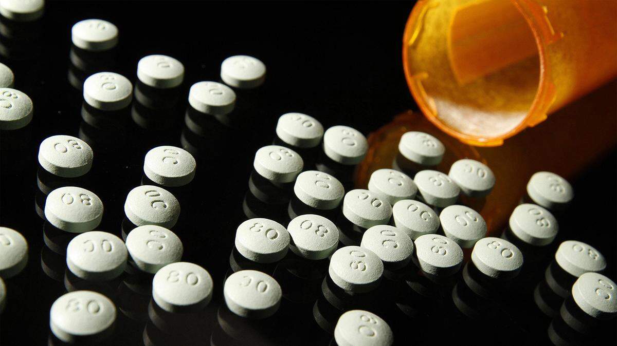 A Pitt Graduate School of Public Health study found that physicians who received gifts from pharmaceutical companies related to opioid medications were more likely to prescribe opioids to their patients.