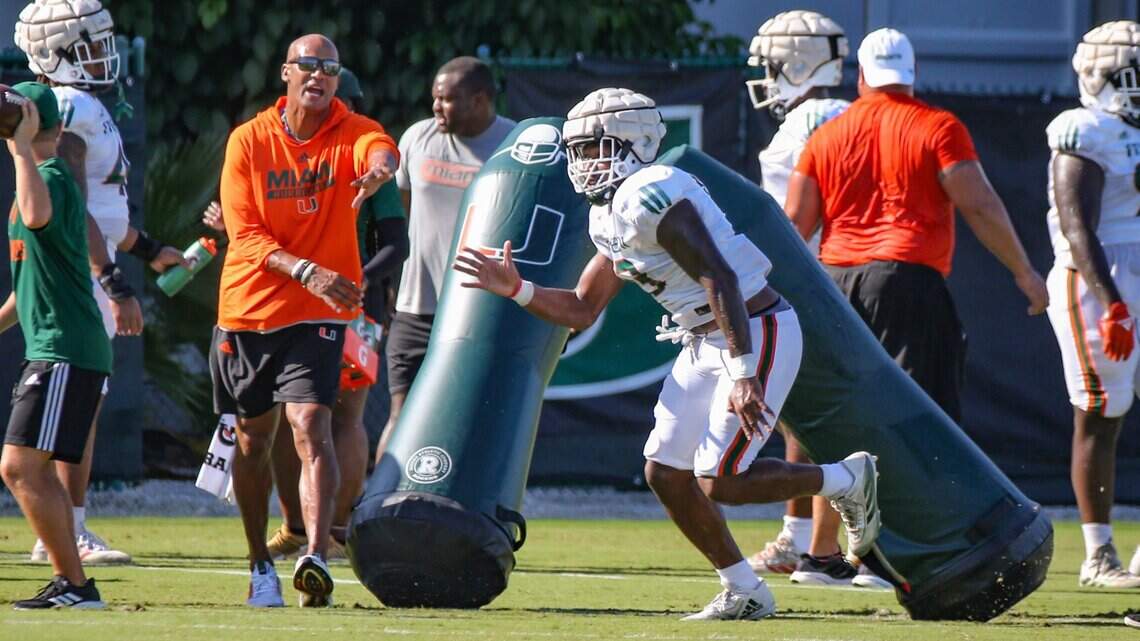 Miami (and especially Jason Taylor) make big impression on under-the-radar 6-7 D-lineman