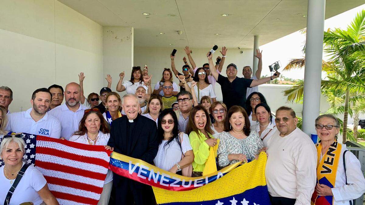 Venezuelans gathered in Doral on July 21 to pray for peace and the restoration of the country’s democracy as Venezuela heads to a pivotal election Sunday that could put an end to two decades of socialist rule.