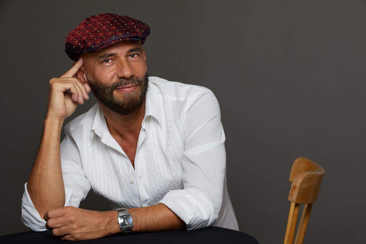 Nilo Cruz will direct a 20th anniversary production ‘Anna in the Tropics’ at Miami New Drama.