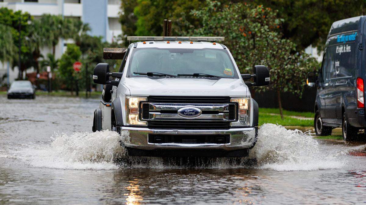 What’s closed or canceled from the rain and flooding in South Florida