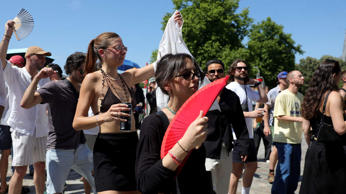 How to Stay Cool at Outdoor Concerts, Festivals and Sporting Events During a Heat Wave