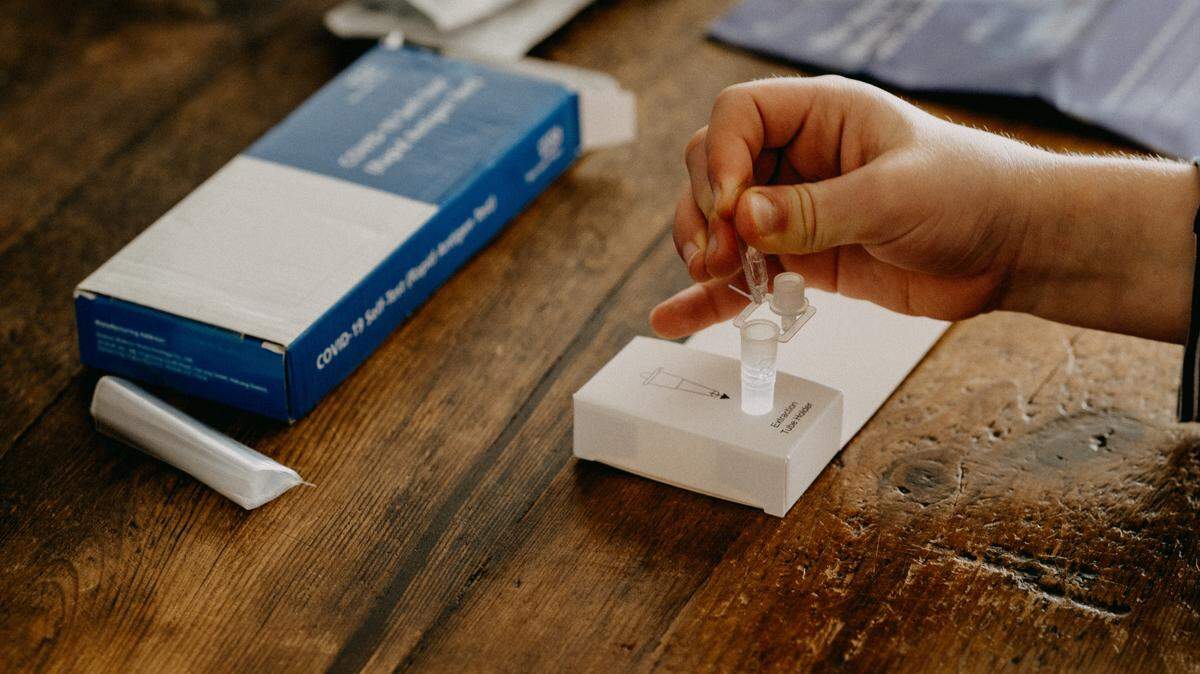 People are urged to get COVID-19 tests when they feel sick and in other situations, according to the latest health advice.