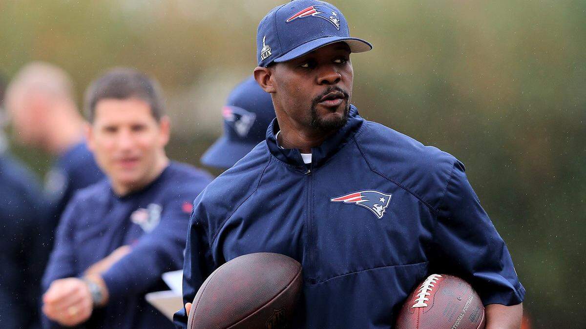 Safeties coach Brian Flores during the New England Patriots Super Bowl XLIX practice on January 30, 2015, at the Arizona Cardinals’ practice facility in Tempe, Ariz. Flores is the frontrunner for the Miami Dolphins’ vacant head coaching postion. **FOR USE WITH THIS STORY ONLY** (Elsa/Getty Images/TNS)