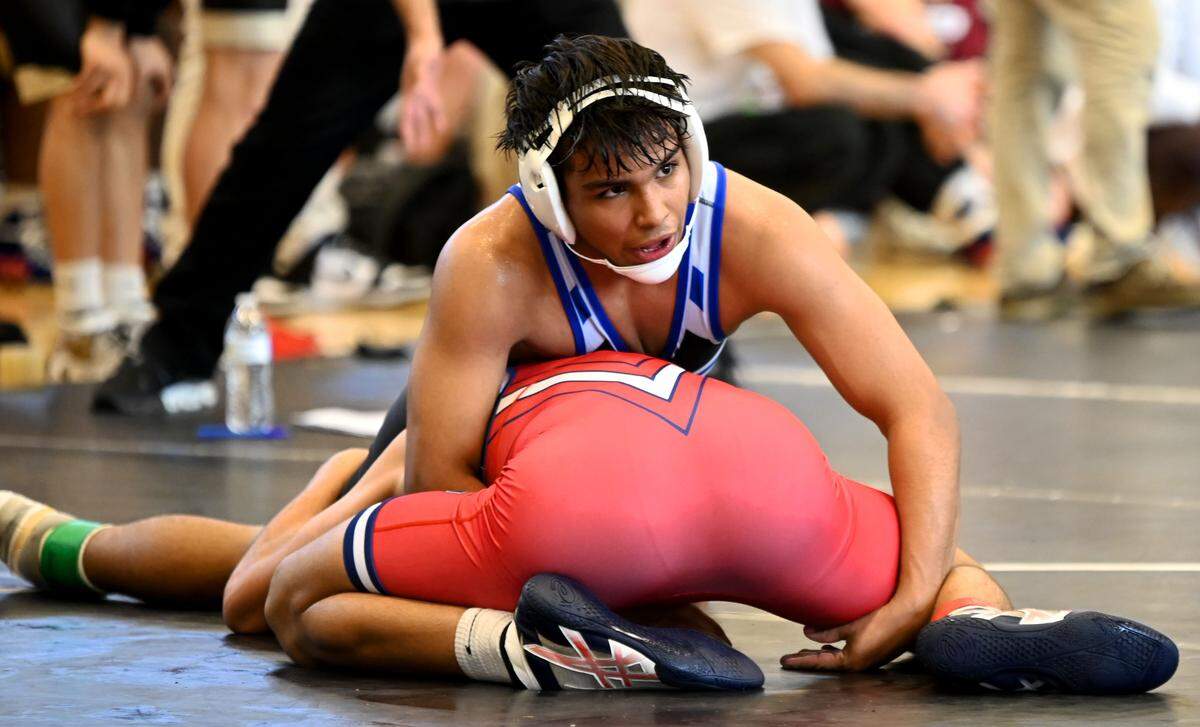 South Dade’s Armand Williams wins a 150-pound match over Kingsley Mincer from Orlando Freedom during the 3A final at the FHSAA Duals state tournament on Saturday at Osceola High School in Kissimmee.