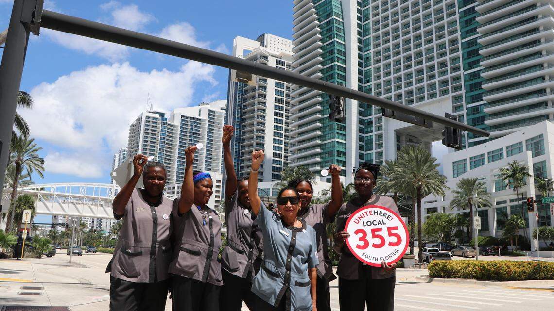 Workers at the Diplomat Beach Resort in Hollywood agreed to a new labor contract with the hotel’s management, averting a potential walkout.