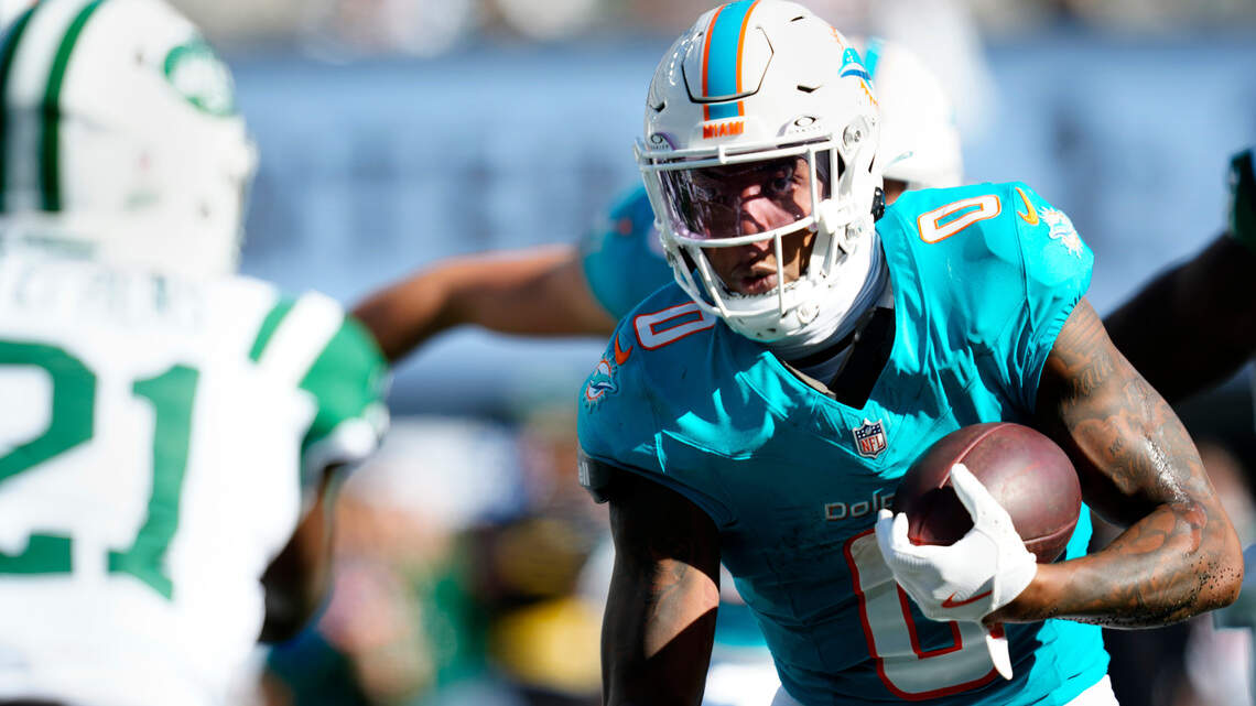 Kelly: Dolphins run game is creating a physical identity | Opinion