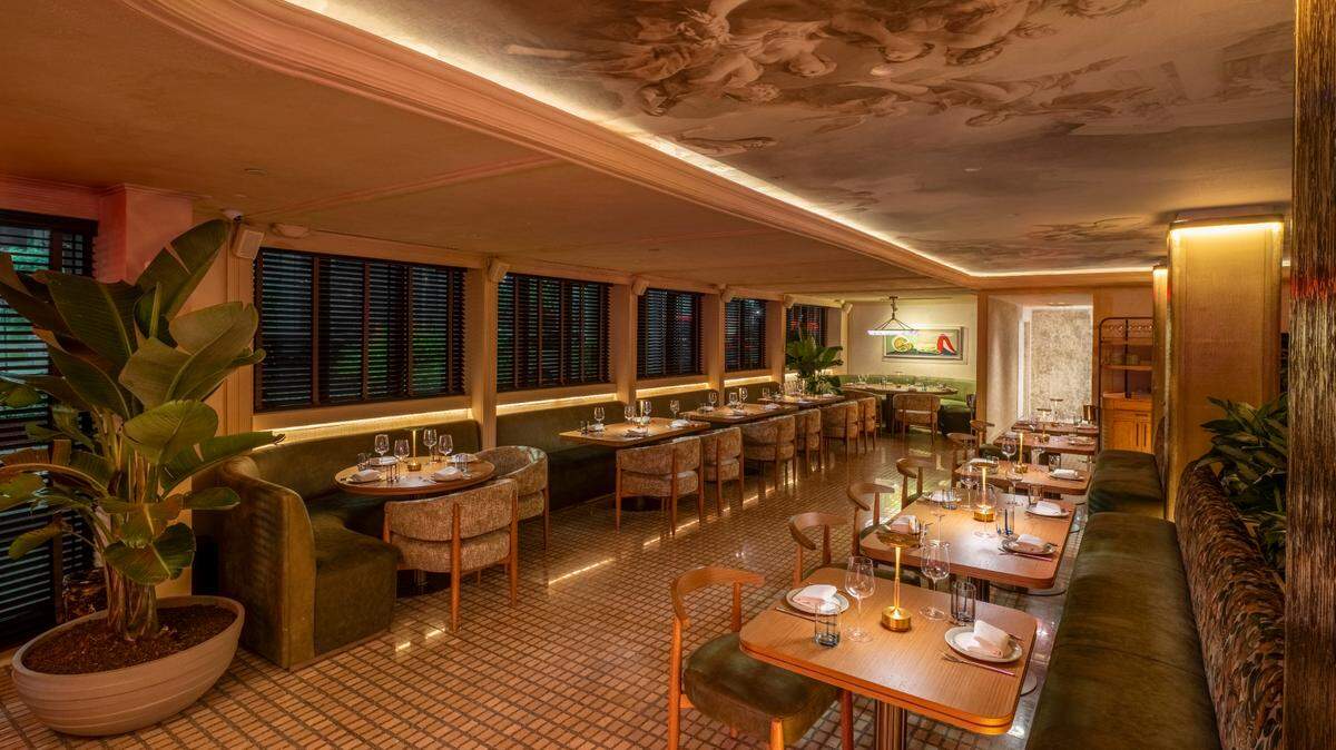 The interior of a’Riva Italian-Mediterranean restaurant at the new Harbour Club in Miami Beach, which is modeled on London private clubs.