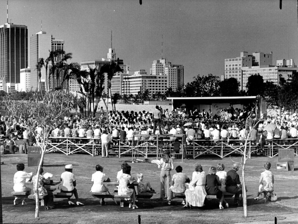 7/4/1976, Bill Kuenzel/Miami Herald Staff: Bicentennial Park concert.