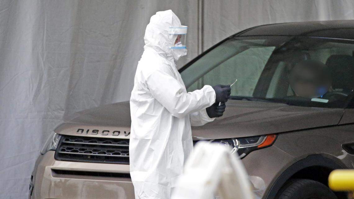 Florida nears 2,000 COVID-19 cases as 295 more reported, officials say. One more death.