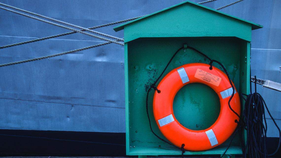 A pair of friends noticed a swimmer struggling in the dark at a Connecticut beach ​and jumped into action to rescue him.