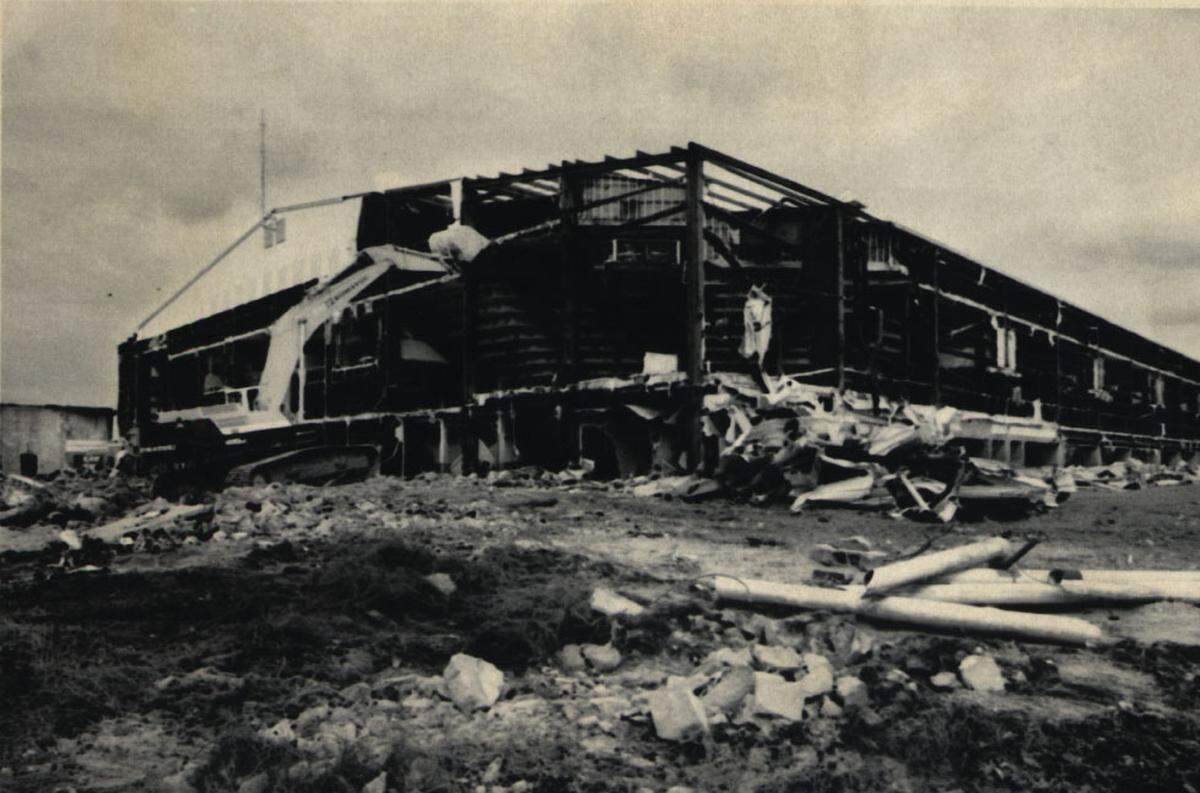 Demolition crews rip down the Sportatorium in Pembroke Pines in 1993.