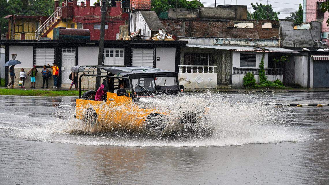Melissa toca tierra en el este de Cuba como un peligroso huracán de categoría 3