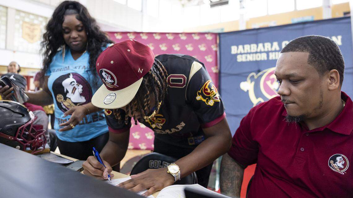 Despite a disappointing season, FSU rebounds with top-15 recruiting class