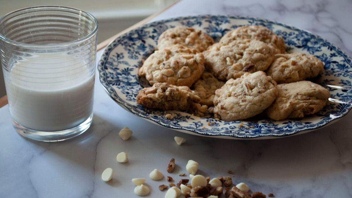 Vanilla chip cookies.