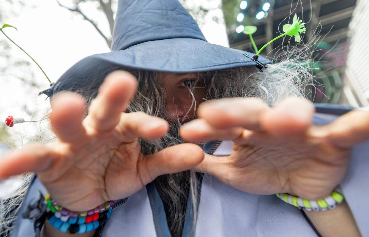 Jonny dresses up as a wizard during Ultra Music Festival’s 25th anniversary at Bayfront Park on Saturday, March 29, 2025, in downtown Miami, Fla.