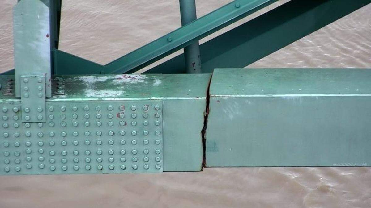 A Tennessee Department of Transportation photo shows a large crack in a girder on the Hernando de Soto Bridge, which crosses the Mississippi River in Memphis.