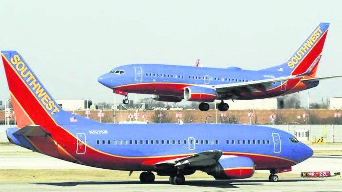 Southwest airplanes lined up at FLL.