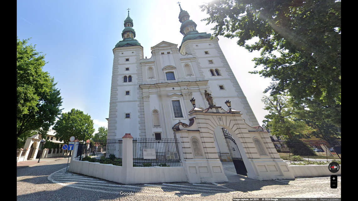 Under Łowicz Cathedral in central Poland, crypts unopened for centuries were discovered.