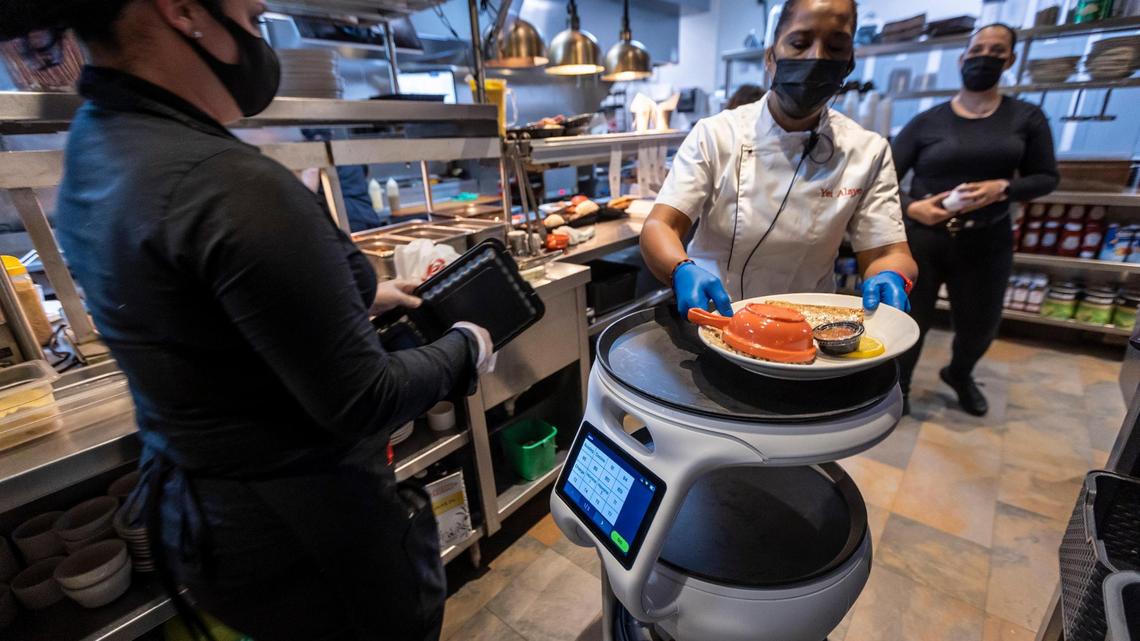 Miami restaurant has a new waiter — but he’s not human. Is the future here?