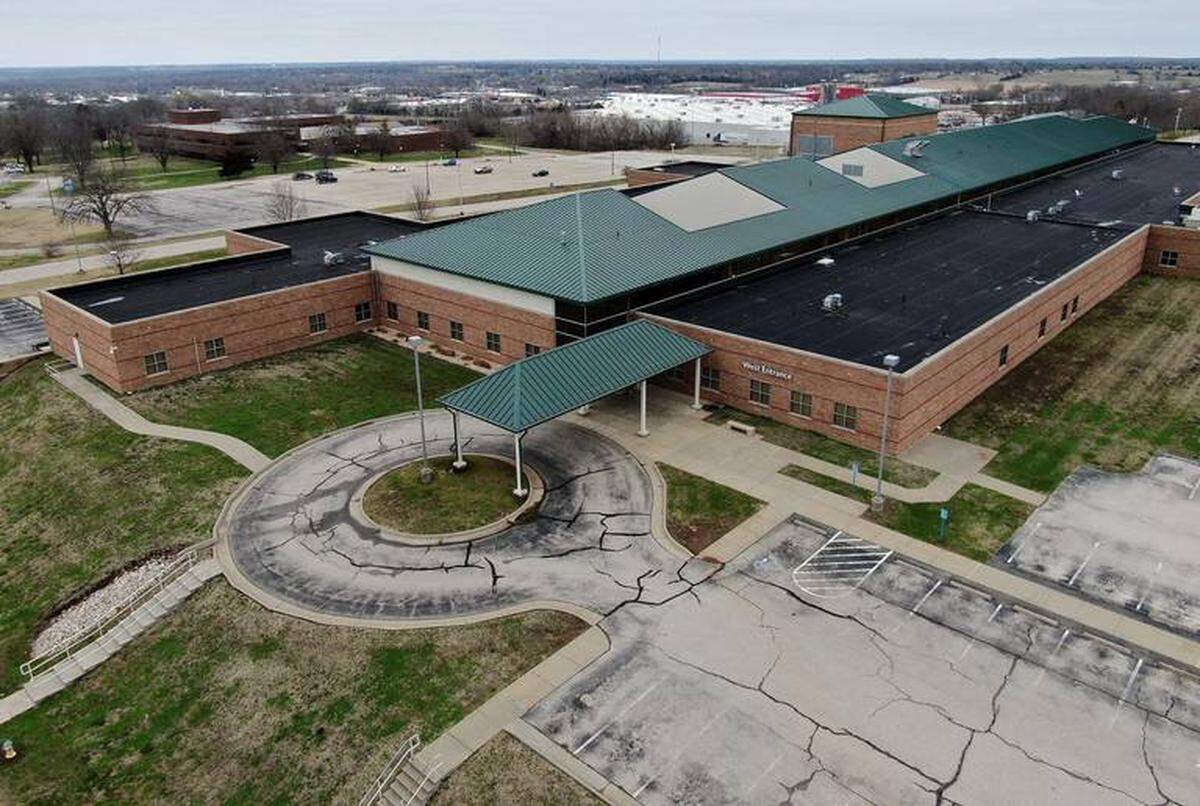 Mercy Hospital in Fort Scott, Kansas, closed at the end of 2018. It now has an emergency facility and physician offices.