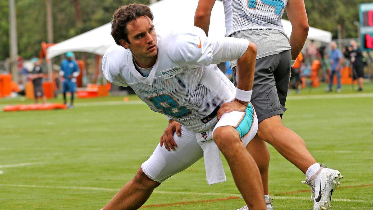 Quarterback Brock Osweiler led the Miami Dolphins offense to its only TD on Saturday.