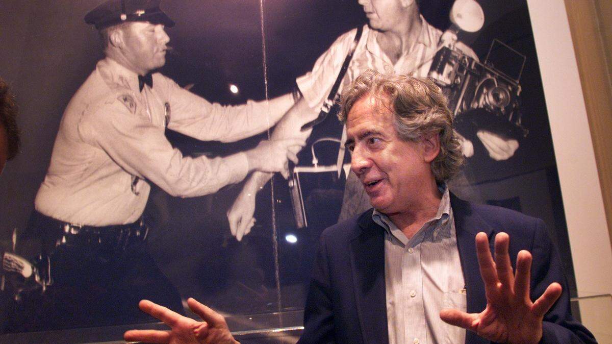In 2003, Michael Carlebach discusses a photo exhibit in Miami.