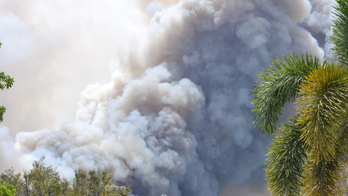Miami-Dade avanza en control de incendios; mejora la calidad de aire y el tráfico automotriz