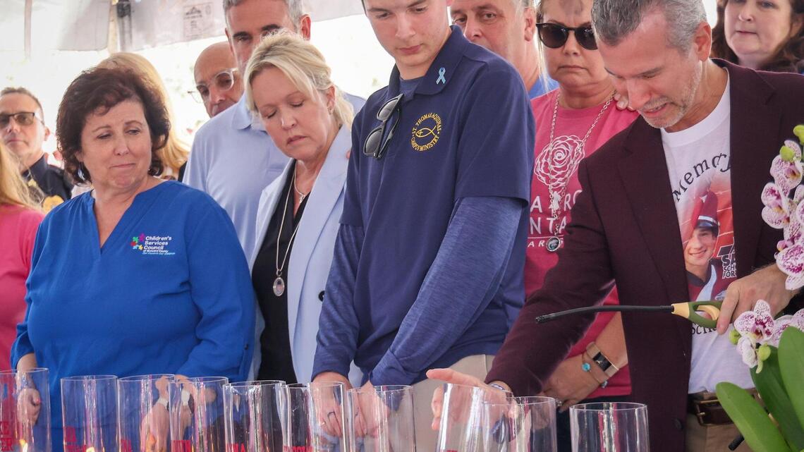 ‘La herida sigue abierta’: Familias se unen seis años después del trágico tiroteo de Parkland