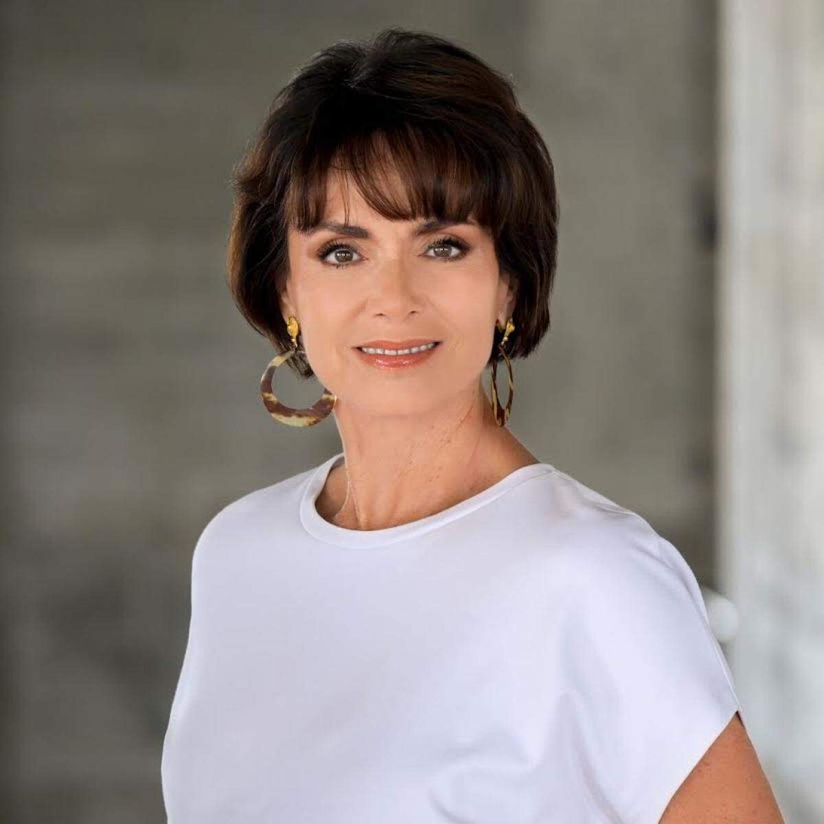Rosemary Ravinal, 66, said abortion is a private decision for women and made with the support of a partner, family and trusted community. “Roe v. Wade upholds that right, which is fundamental to a democracy,” she said.