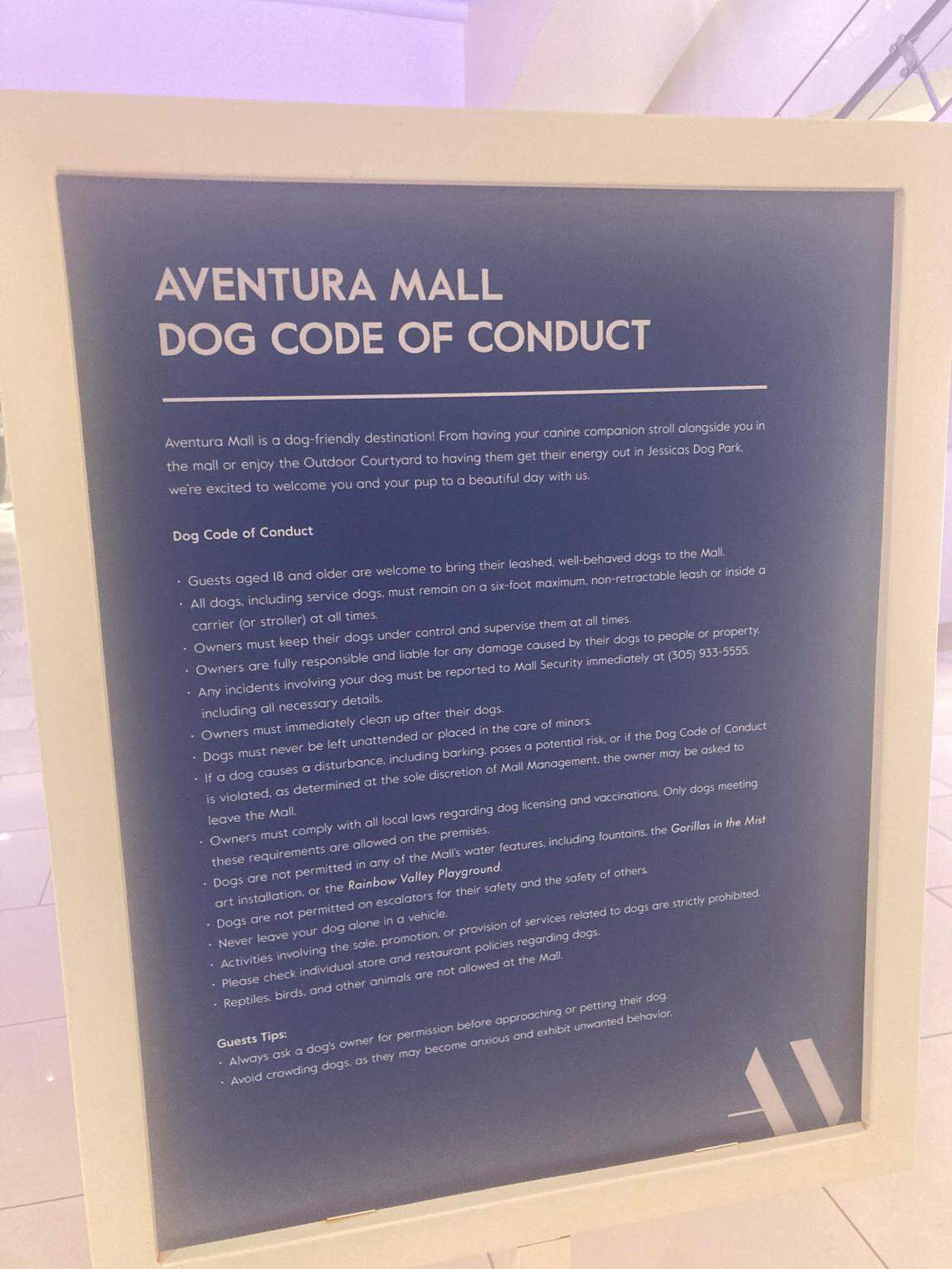 A sign with the dog rules at Aventura Mall