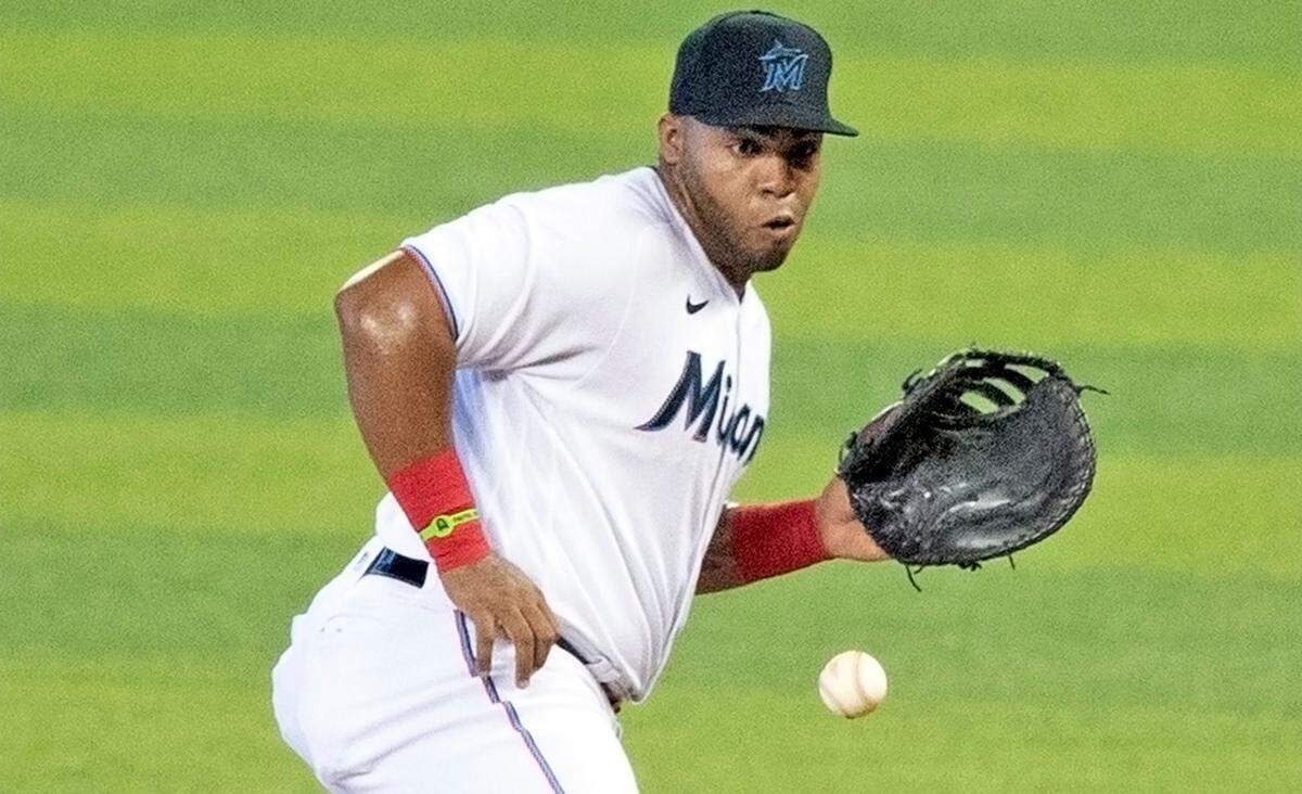 First baseman Jesus Aguilar (24) fields the ball during Miami Marlins simulated practice game at Marlins Park on Thursday, July 16, 2020.