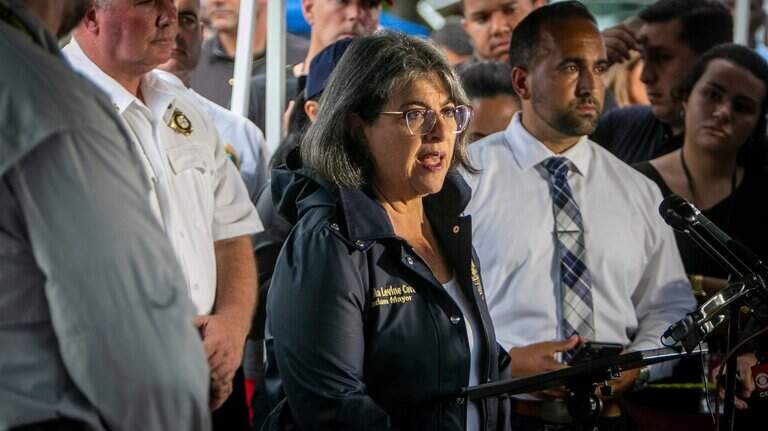La alcaldesa de Miami-Dade Levine Cava sabe como ser líder en tiempos de tragedia | Opinión