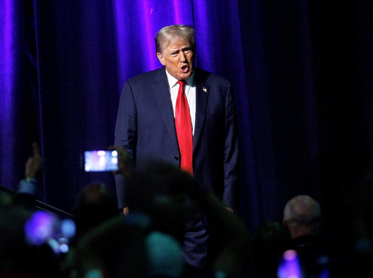El ex presidente Donald Trump en un acto organizado por el pro-Trump Club 47 USA, en el Centro de Convenciones de West Palm Beach, el miércoles 11 de octubre de 2023.