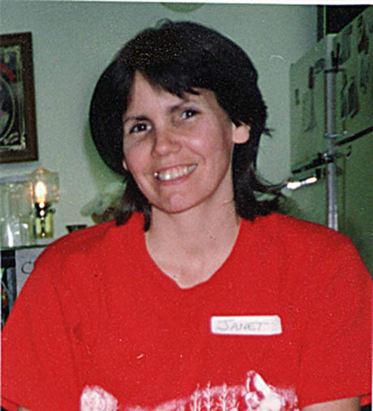 Janet Acosta smiles in an undated photo. Acosta, a Miami Herald employee of 25 years, was carjacked and murdered on April 25, 2000.