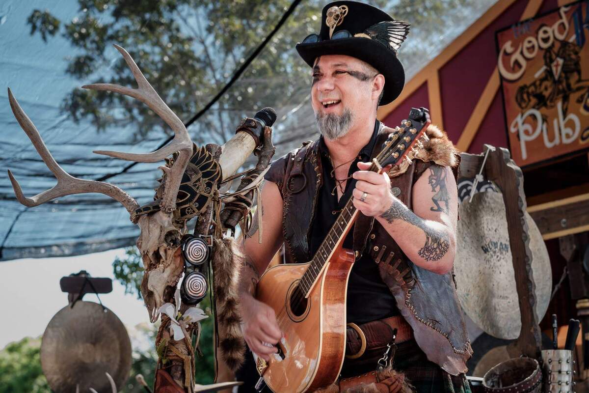 He made that deer head mic stand himself, obviously.