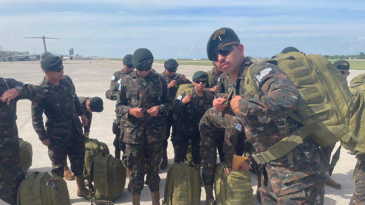 Personal de seguridad de Guatemala y El Salvador llega a Puerto Príncipe el 3 de enero de 2025